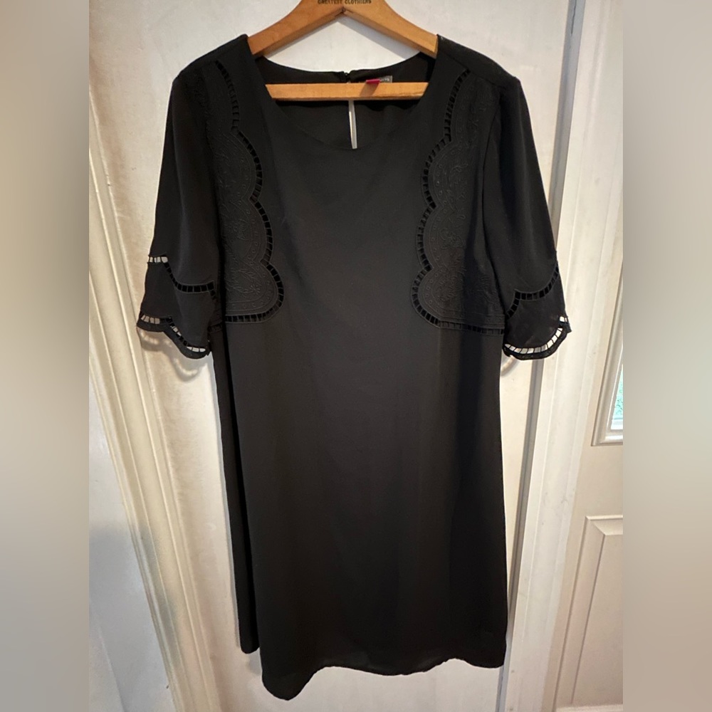 Vince Camuto size large mini dress good for office. Sleeve detail…